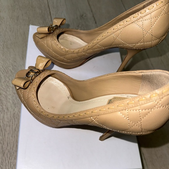 Dior Tan Bow Detail Heels - Picture 6 of 13